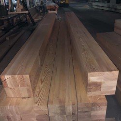 Клееный брус из лиственницы класс А 100x100x6000 мм Клееный брус из лиственницы класс А 100x100x6000 мм