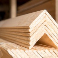 Деревянный уголок 30х3000 мм бессучковый Деревянный уголок 30х3000 мм бессучковый