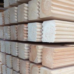 Профилированный брус из лиственницы 200x200x6000 мм Профилированный брус из лиственницы 200x200x6000 мм