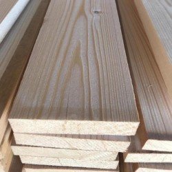 Строганная доска из лиственницы 25x200x6000 мм Строганная доска из лиственницы 25x200x6000 мм